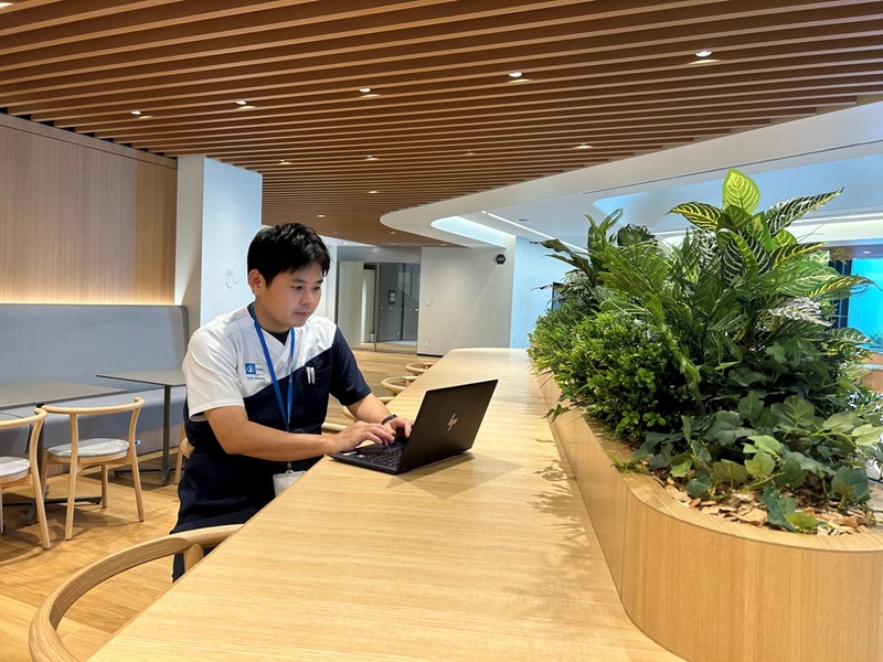 本インタビューに回答する社員