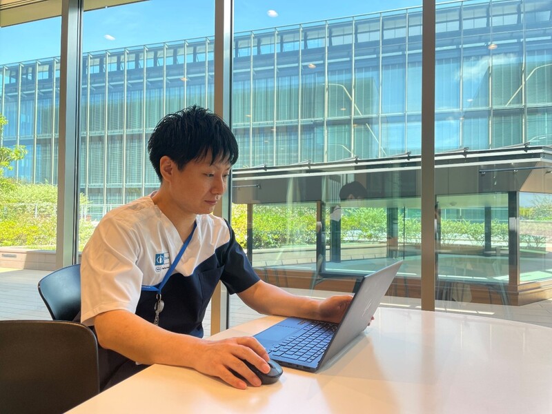 本インタビューに回答する社員