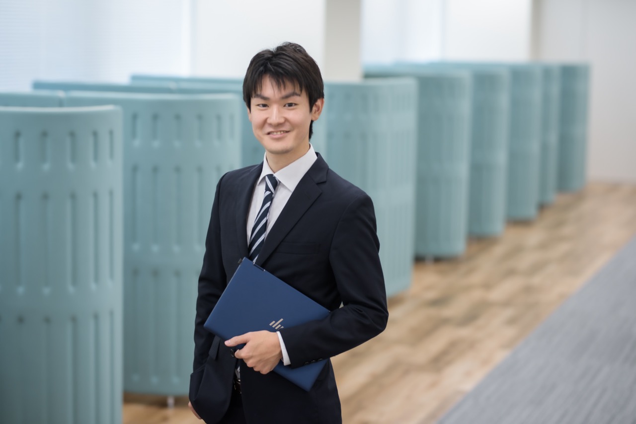 本インタビューに回答する社員