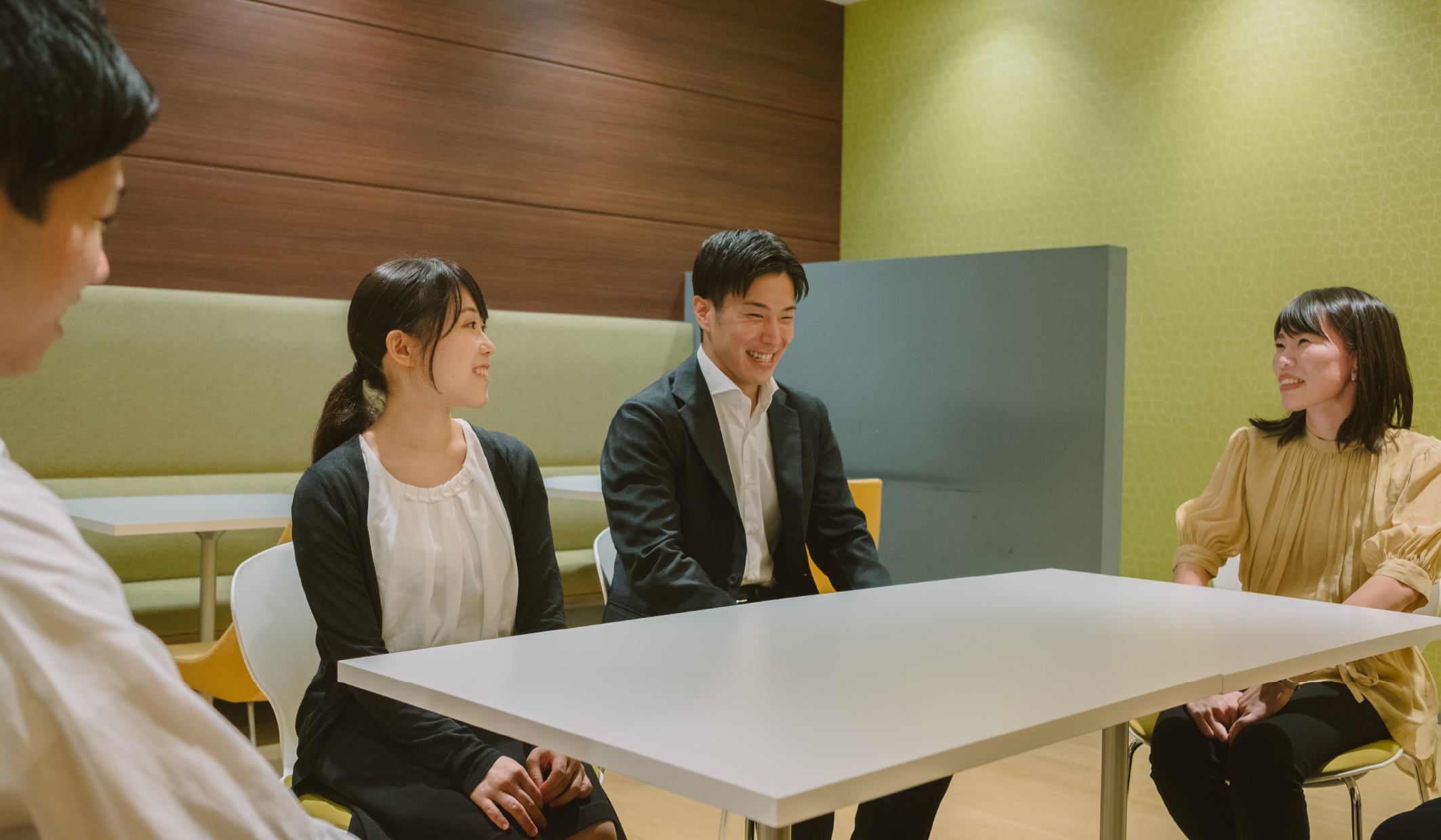 本インタビューに回答する社員